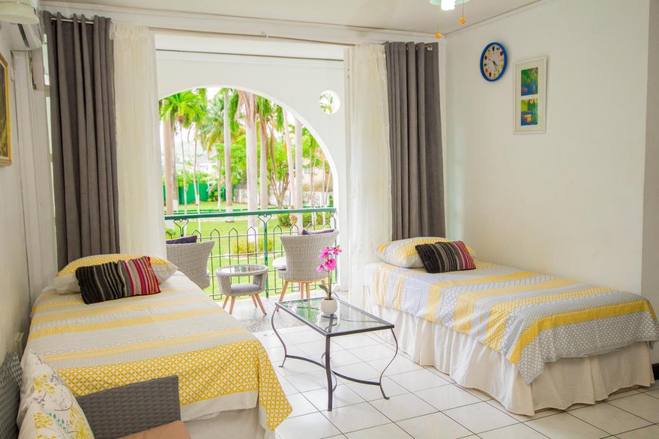 Ocho Rios On The Beach 1 Bed Sleeps 2-4 Buitenkant foto