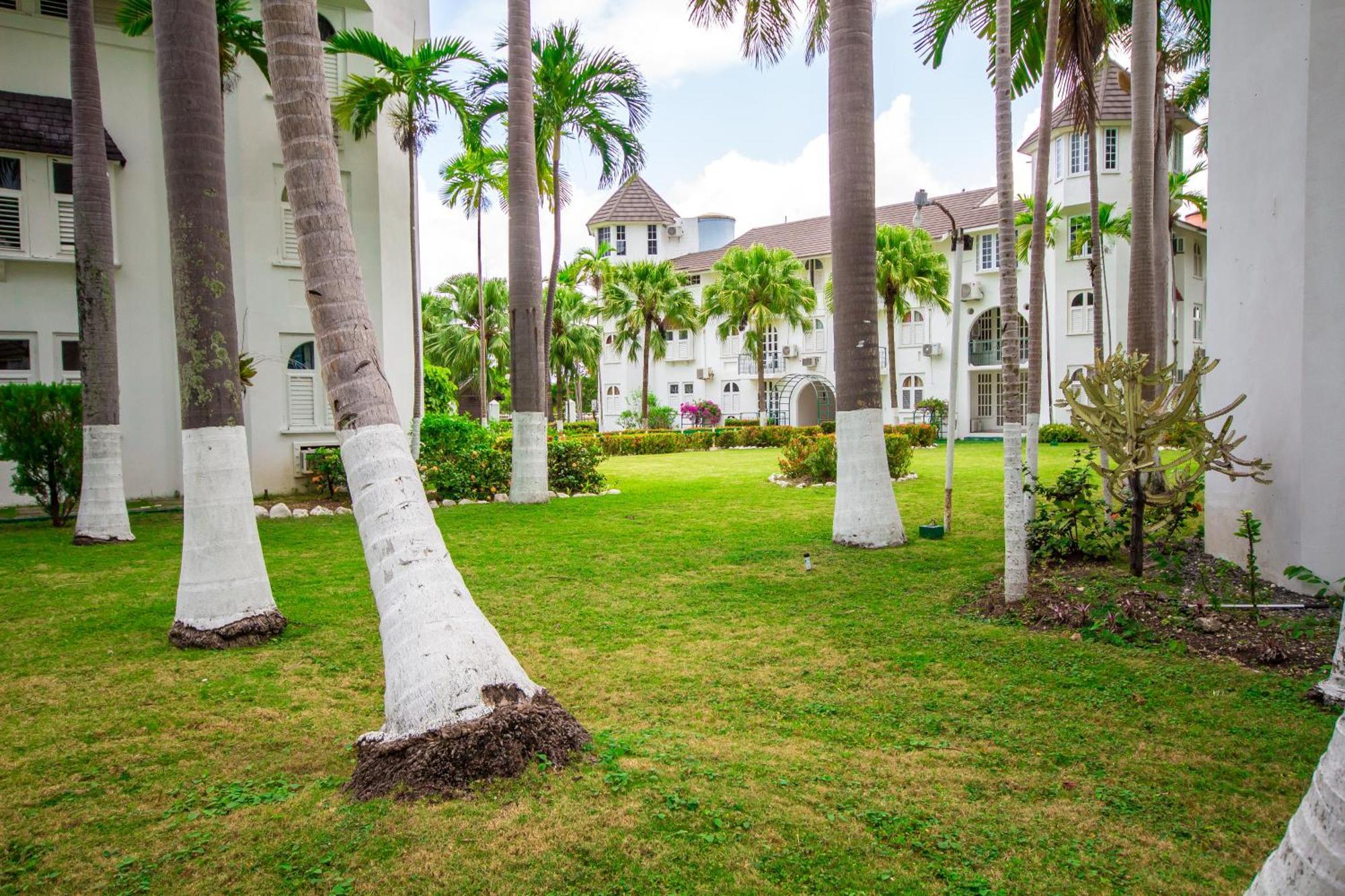 Ocho Rios On The Beach 1 Bed Sleeps 2-4 Buitenkant foto